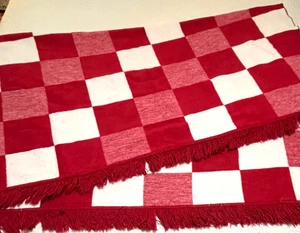 Red & White Checkered Stadium- Throw Blanket DOCOFIL 60x52 Portugal Soft Cuddly - Picture 1 of 5