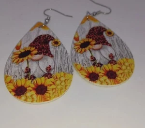 Dangle Earrings Gnome Sunflower Womens - Picture 1 of 2