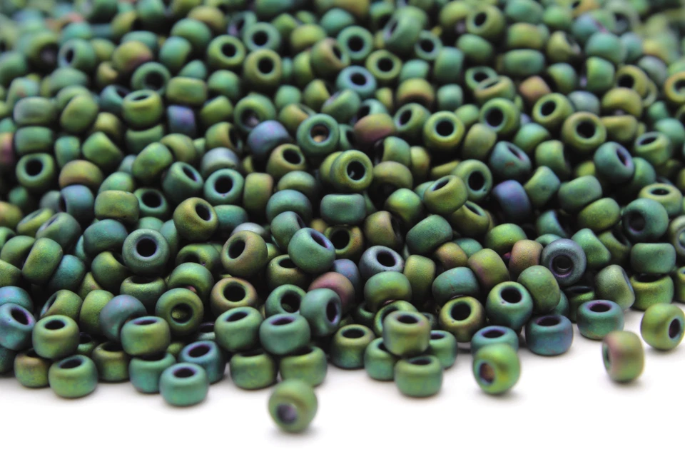 Miyuki Round Rocailles 6/0 Metallic Matte DK. Green Iris Seed Beads RR-2066 - Image 1 of 1