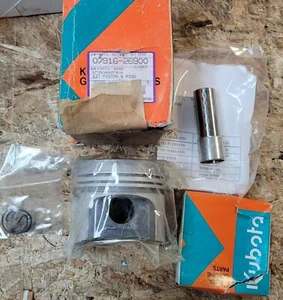 ONE OEM KUBOTA 07916-26900 PISTON KIT !  i - Picture 1 of 2