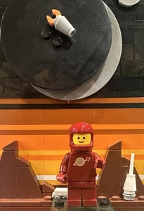 LEGO Classic Spaceman Dark Red Spaceman W Custom🎨 Helmet  & Air Tank - Picture 1 of 5