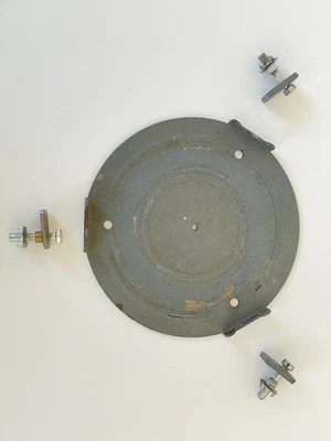 Placa base de montaje en columna Omega D5 y D6 de 7 1/2 pulgadas con abrazaderas de llanta Foto 1 de 4