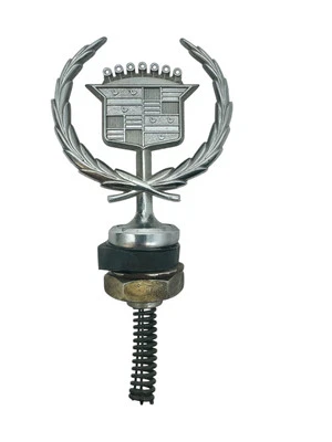 Adorno emblema capó coche automóvil Cadillac vintage 1991 Eldorado Foto 1 de 3