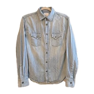 Camisa de mezclilla Billy Reid para hombre lavada con lejía pequeña de latón a presión ajuste regular manga larga  - Imagen 1 de 8