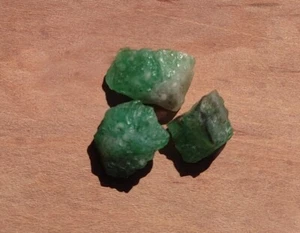 Emeraudes naturelles brutes d'Afghanistan, lot de 10,5 carats, bijouterie - Imagen 1 de 7