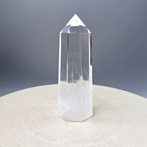 5,3 Zoll natürlicher klarer Quarz Bergkristall 8 Seiten Spitze Heilkristall Reiki Turm - Bild 1 von 9