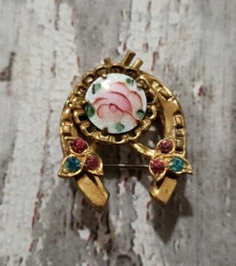 VTG Gold Tone Lucky Horseshoe Flower Floral Rhinestone Leaves Brooch Pin - Picture 1 of 6
