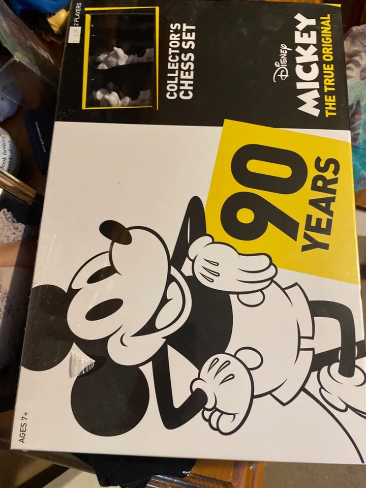 Collector's Chess Set Disney Mickey Mouse The True Original 90 Years, Complete! - Image 1 of 1