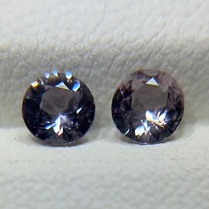 PAR DE ESPINELAS ROSA NATURAL CORTE REDONDO 5 MM CALIBRADAS 0,98cts!!! - Imagen 1 de 1