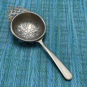 Vintage Mini Tea Strainer Coffee Sifter  6" Barware EPNS Ornate Made In England - Picture 1 of 8