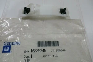 10229346 GM BODY MOLDING CLIP FREE US SHIPPING - Picture 1 of 2