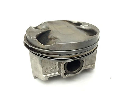 PISTÓN TRIUMPH 2001 TROPHY 1200 CON ANILLOS * Foto 1 de 3