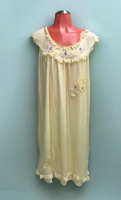 SALE! VTG 60's Mum Flower yellow chiffon lace embroidery Negligee nightie M - Image 1 of 4