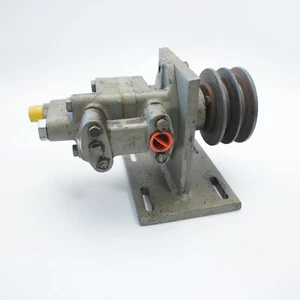 Pompa idraulica a cinghia Vickers VT 17 100 40 95 15 10 2544987 - Foto 1 di 5