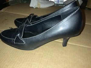Aerosoles Black Leather Bow Tie Kitten Heels Pumps Leather 10M - Picture 1 of 5
