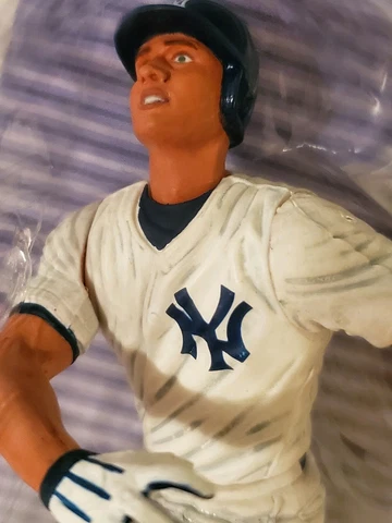 Starting Lineup 2 Derek Jeter New York Yankees, batting. 2000 Hasbro. NEW Cover