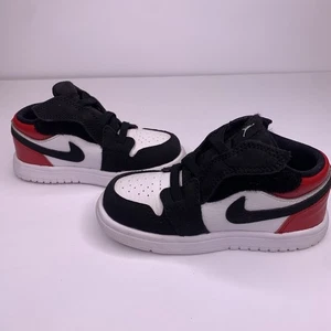 Nike Air Jordan 1 Puntera Baja Roja Negra Niño CI3436 116 Talla 8c SIN CAJA - Imagen 1 de 5