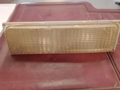 Passenger Corner/Park Light Fits 90-93 CHEVROLET 1500 PICKUP 65874 - Image 1 of 2