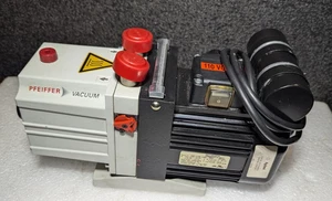 Bomba de vacío rotativa de doble etapa Pfeiffer DUO 2.5/PK D41062E Agilent - Imagen 1 de 6