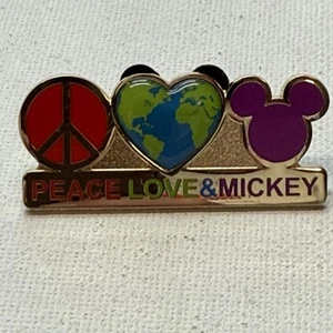 Disney Peace Love & Mickey 2021 Walt Disney World Park Trading Pin - Bild 1 von 3