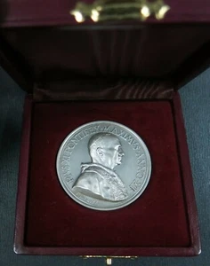 Vatican. Pope Pius XI Silver Medal, 1932. in Original Box - Picture 1 of 5