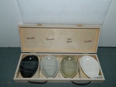 NUEVO Juego de 4 Mareas Ramekins Porcelana Ovalada 4" por FOH Front of the House en Caja Foto 1 de 4