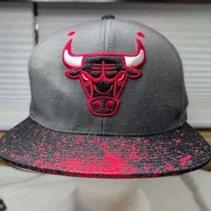 Mitchell & Ness NBA Chicago Bulls Hat Grey, Black, & Red Splash Snap Back - Picture 1 of 10