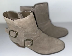 Me Too  Boots Women's Size 9M Tan Buckle Booties Zipper Suede Leather - Picture 1 of 8