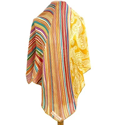 Cachecol de seda CHRISTIAN FISCHBACHER LISTRAS AMARELO QUADRADO 36/35 pol #A109 - Imagem 1 de 3