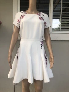 💖STYLE STALKER Women Size M Off- white Floral Formal Dress - Picture 1 of 10