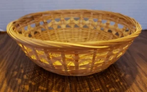 Small Round 8 Inch Wicker Woven Storage Basket Home Decor - Picture 1 of 8