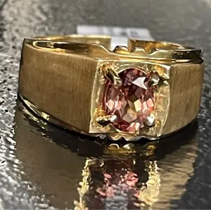 MENS 14K YELLOW GOLD  AND COLOR CHANGE GARNET RING SIZE 13 - Picture 1 of 9