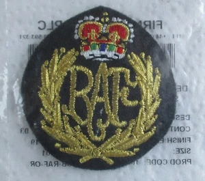 New, Unissued RAF:"ROYAL AIR FORCE CAP BADGE" (Dated 2001, Firmin, QE2, R.A.F.) - Picture 1 of 5