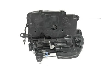 Замок привода задней водительской двери седана 2009-2016 Bmw 328I 51227229459 - Изображение 1 из 4