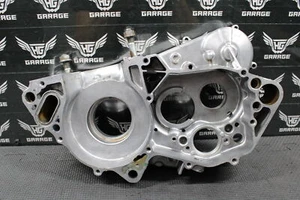 1997 1998 HONDA CR250R OEM RIGHT ENGINE CRANKCASE CRANK CASE 11100-KZ3-408 CRACK - Picture 1 of 17