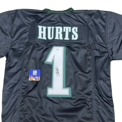 Camiseta firmada por Jalen Hurts Philadelphia Eagles #1 QB autografiada HOLO CERTIFICADO DE AUTENTICIDAD Foto 1 de 4