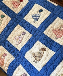 Trapunta Sue Sunbonnet applique e ricamo fatto a mano primi anni 1940 così carina - Foto 1 di 13