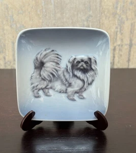 Plato de porcelana Royal Copenhagen Pekinés pequeño alfiler #3637D 4,25" - Imagen 1 de 4