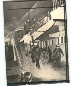 Hose Water Flooding MARIN BUILDING FIRE California Vintage 1962 Press Photo - Picture 1 of 2