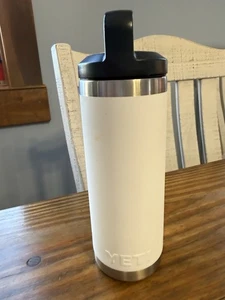 Botella de agua Yeti Rambler 18 oz con tapa blanca - Imagen 1 de 19