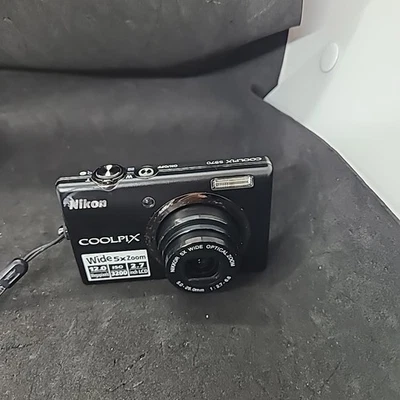 Nikon COOLPIX S570 12.0MP Digital Camera - Black - TESTED - No Charger - Image 1 of 4