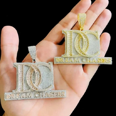 Cadena colgante 5AAA+ CIRCONITA CÚBICA Iced Out Hop Cazadores de sueños DC chapada en oro real de 14 k Foto 1 de 4