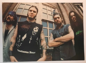 PANTERA ~ Ende der 1990er Jahre Ära Bild Phil in einem Darkthrone Shirt ~ Magazinseite PINUP - Bild 1 von 1