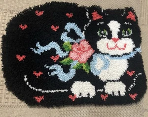 Vintage latch hook rug cat kitten hearts - Picture 1 of 10