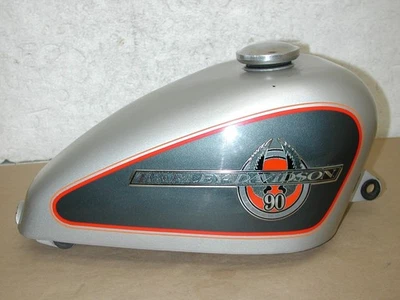 HARLEY DAVIDSON Sportster XL 2.2 Gallon carburetor OEM 61023-93 Fuel Gas Tank Foto 1 de 4