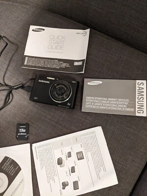 Samsung DV300F Smart Digital Camera 16.1MP 2 Screens selfies BOXED - Image 1 of 4