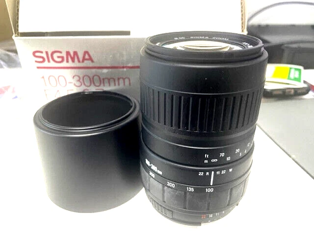 Sigma Zoom 100-300mm f/4.5-6.7 DL for Nikon F Manual Focus New old stock - Image 1 of 2