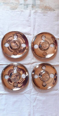 SERIE 4 COPPE BORCHIE RUOTA CROMATE ALFA ROMEO GIULIA 1300 - 1600 USATO - Imagem 1 de 4