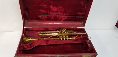 KING LIBERTY Bb TRUMPET WITH CASE & MOUTHPIECE "JUST SERVICED" CIRCA 1953. - Image 1 of 4