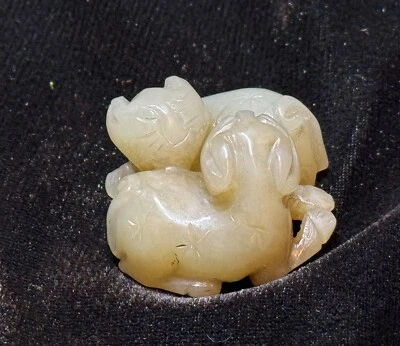 antique chinese jade carvings old Hetian green white jade pair tigers animals - Image 1 of 4